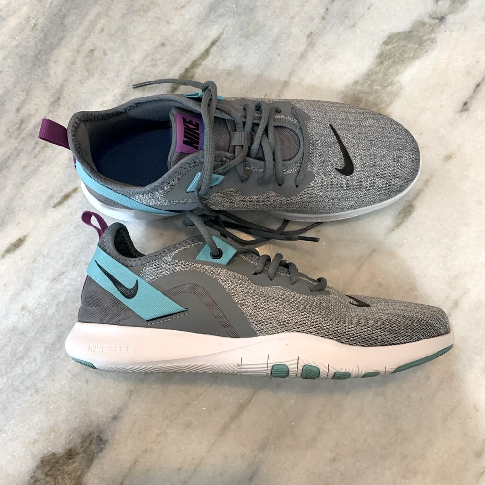 Women’s Nike sneakers